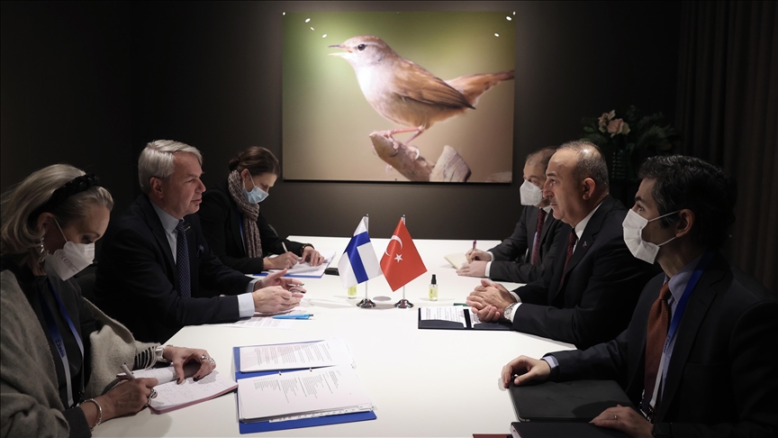 Le MAE turc rencontre ses homologues finlandais et luxembourgeois à Stockholm