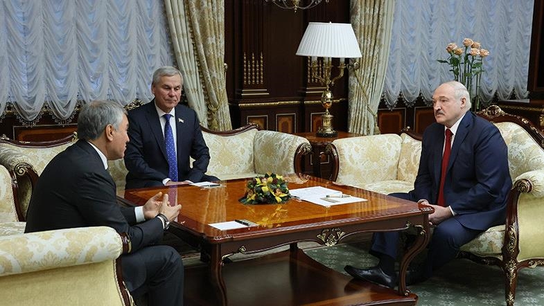 Лукашенко: Попытка удушить Беларусь находится в общем контексте борьбы против России