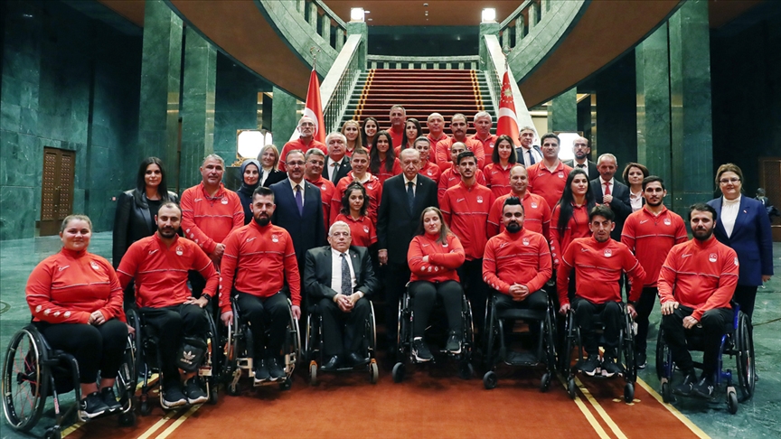 Cumhurbaşkanı Erdoğan, paralimpik oyunlarda madalya kazanan sporcuları kabul etti