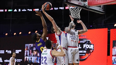Anadolu Efes, Barcelona'yı konuk edecek