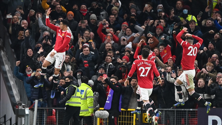 Manchester United defeat Arsenal as Ronaldo passes 800-goal mark