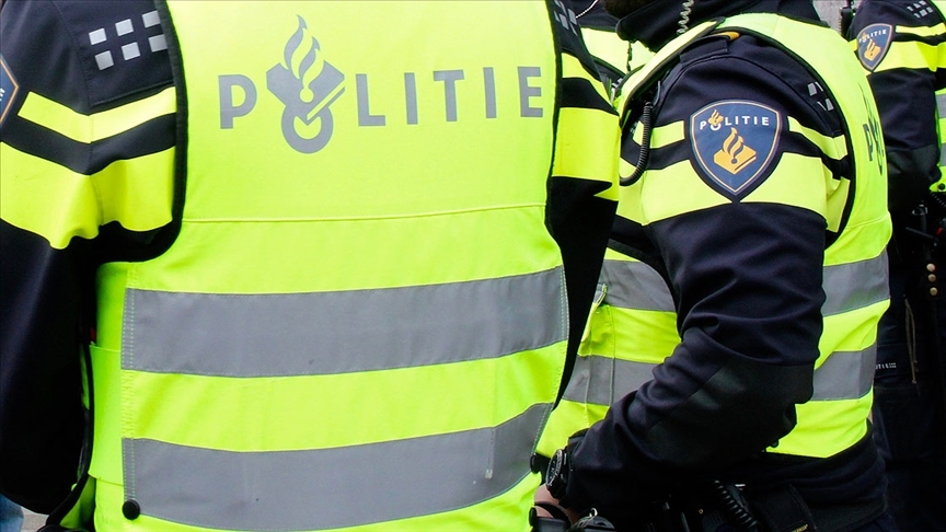 Hollanda polisi, taşkınlık yapan terör örgütü PKK yandaşlarını gözaltına aldı