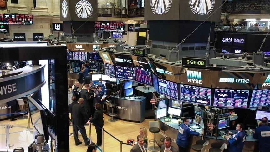 US stock market opens higher with decline in unemployment