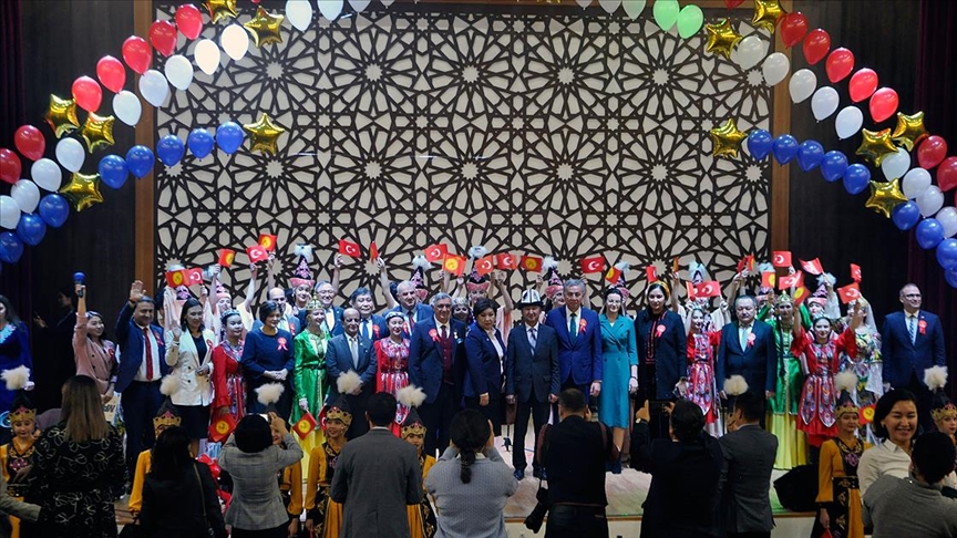 Kırgızistan-Türkiye Manas Üniversitesinin kuruluşunun 25'inci yılı kutlandı