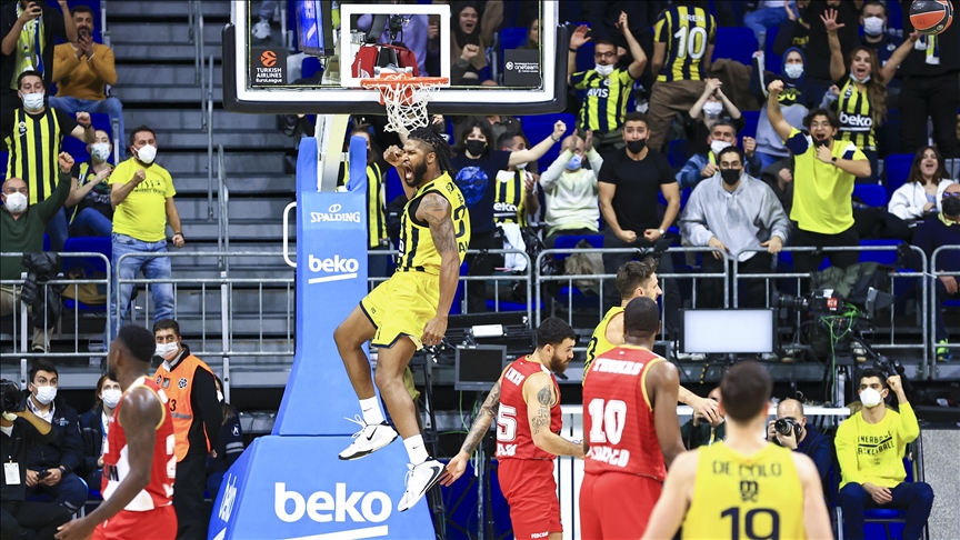 Fenerbahce grab 4th win in EuroLeague as De Colo makes history