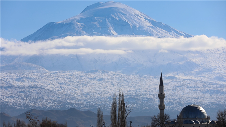 بهفر قهدپاڵهكانی چیای ئاگری داپۆشیووه