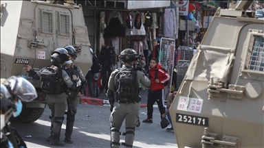 2 petugas polisi Israel terluka dalam serangan tabrak mobil