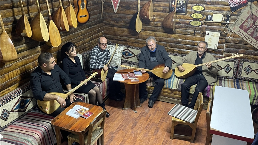 Halk ozanı Aşık Meydani'nin anısını öğrencileri yaşatıyor