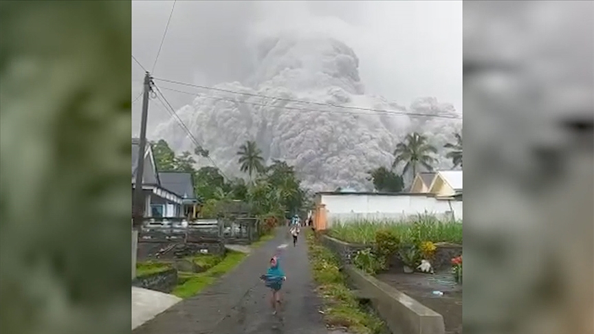 Endonezyada Semeru Yanardağında patlama meydana geldi