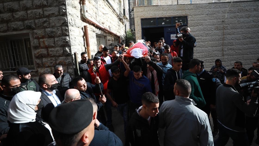 İsrail'in bir yıldır alıkoyduğu Filistinli çocuğun cenazesi toprağa verildi