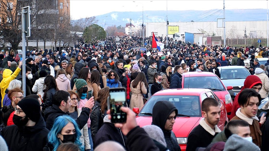 Masovni protesti u Srbiji: Protestna šetnja i blokada saobraćaja i u Nišu