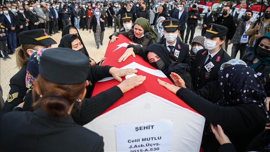 Tunceli'de şehit düşen Jandarma Astsubay Üstçavuş Mutlu'nun cenazesi defnedildi