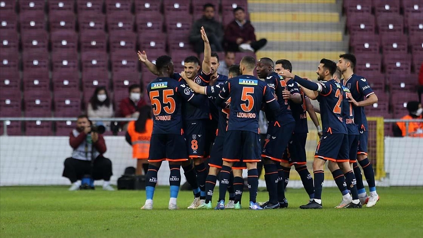 Medipol Başakşehir deplasmanda Atakaş Hataysporu 3-0 yendi
