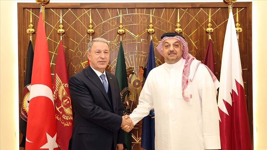 Akar, Katar Başbakan Yardımcısı ve Savunma Bakanı Halid bin Muhammed el-Atiyye ile görüştü