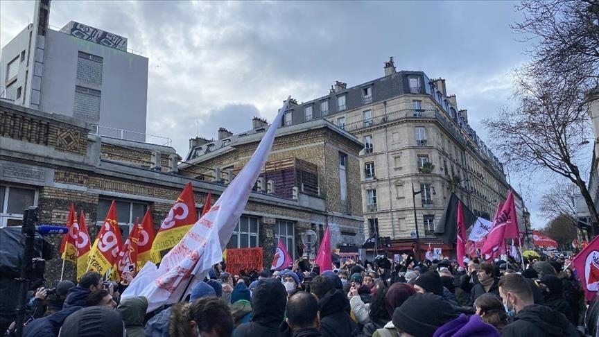 Франција: Предизборниот собир на претседателскиот кандидат од екстремната десница, Земур, заврши со насилство