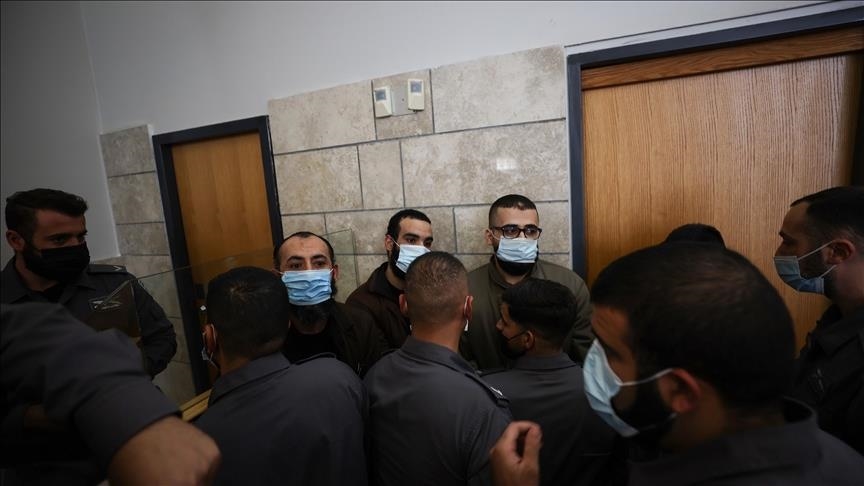Палестинцев, бежавших из тюрьмы в Израиле, избили в зале суда