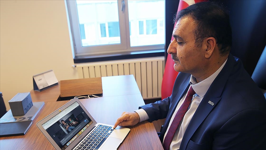 FuzulEv Yönetim Kurulu Başkanı Eyüp Akbal'ın tercihi "Keyfim yerinde" karesi oldu
