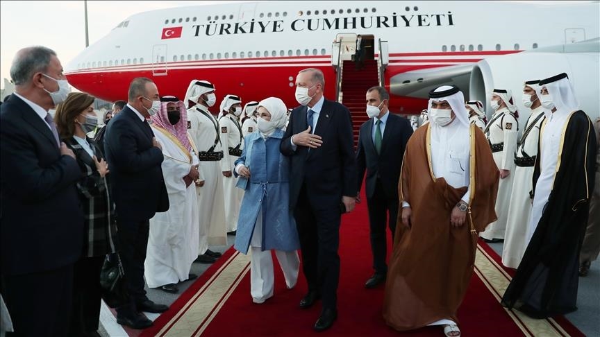 Турскиот претседател Ердоган пристигна во официјална посета на Катар