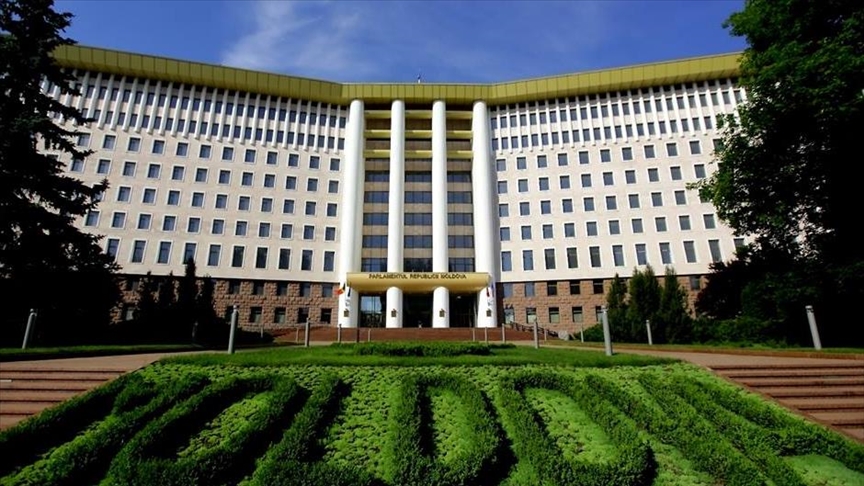 Парламент Молдовы принял госбюджет на 2022 год