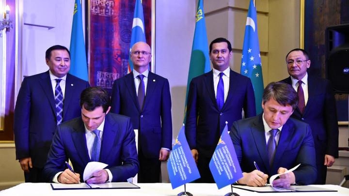 Автопром Узбекистана заключил в Казахстане соглашения на $500 млн