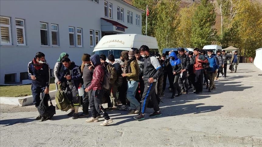 Nearly 30 irregular migrants held across Turkey