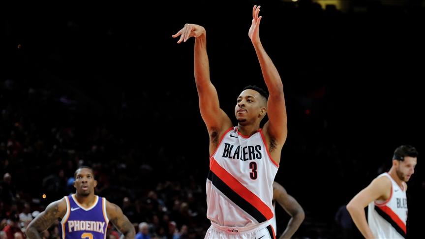 Trail Blazers guard CJ McCollum sustains collapsed lung injury
