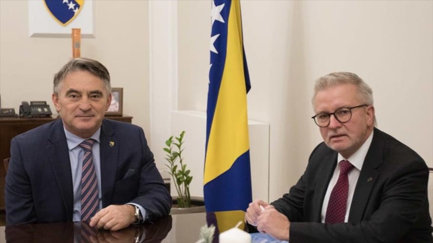 Komšić se sastao s Gahlerom: Održavanje općih izbora u BiH 2022. ne smije biti upitno
