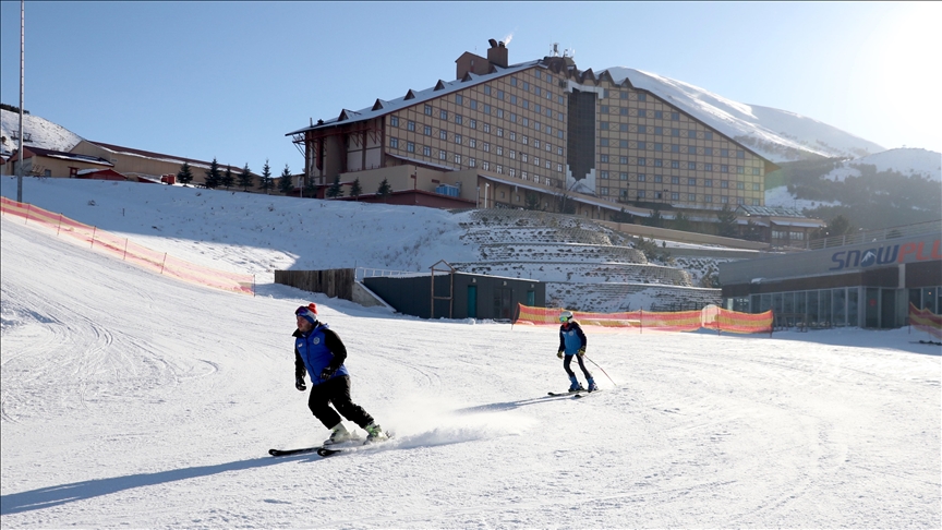 Толщина снежного покрова в горнолыжных центрах Турции достигла 58 см