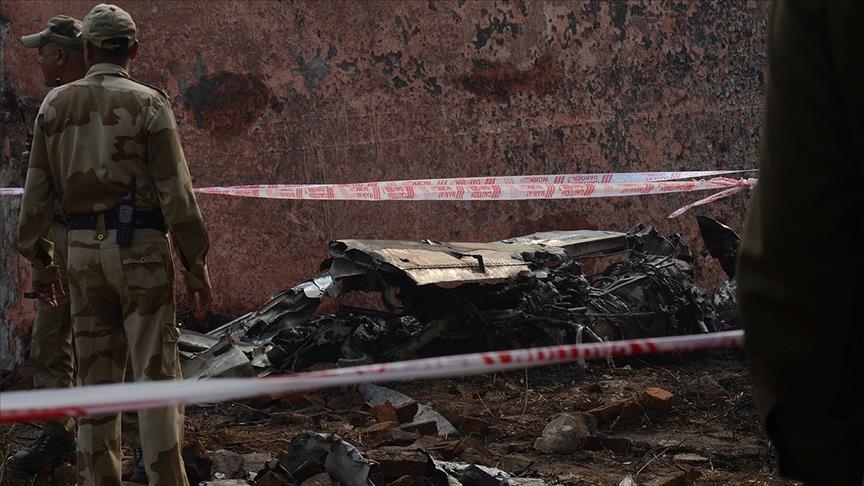Copter carrying Indian Defense Staff chief crashed minutes before landing: Defense min.