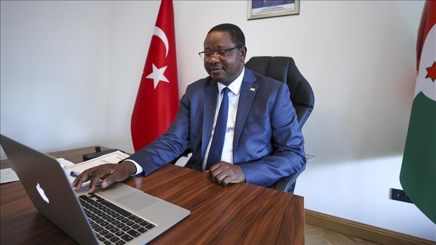 Turquie : l'ambassadeur du Burundi à Ankara vote pour les Photos de l'année de l’Agence Anadolu