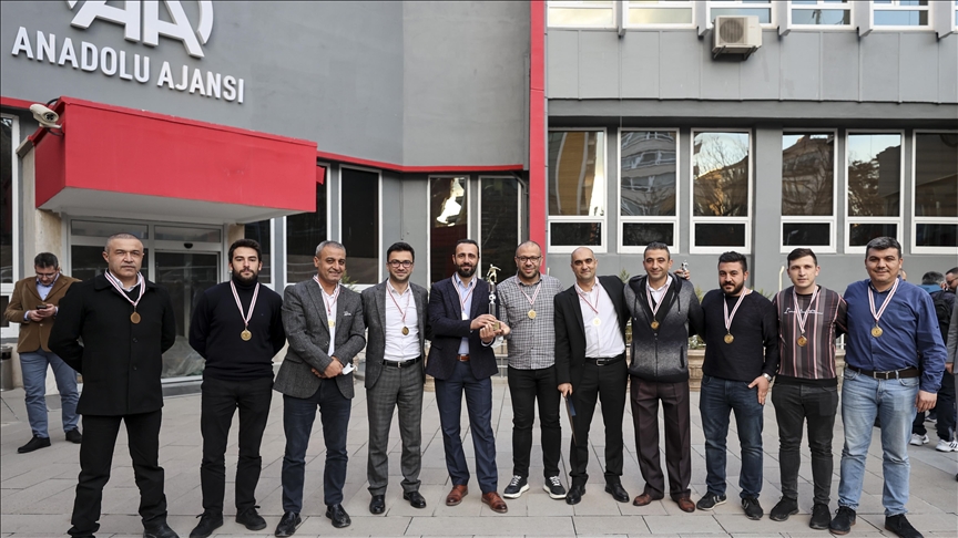 Anadolu Ajansı Futbol Turnuvası şampiyonu İdare Birliği kupasına kavuştu