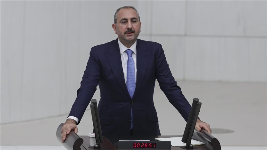 Adalet Bakanı Gül: Uzun yargılama zararlarında mahkemeye gitmeden tazminat hakkı getirilecek