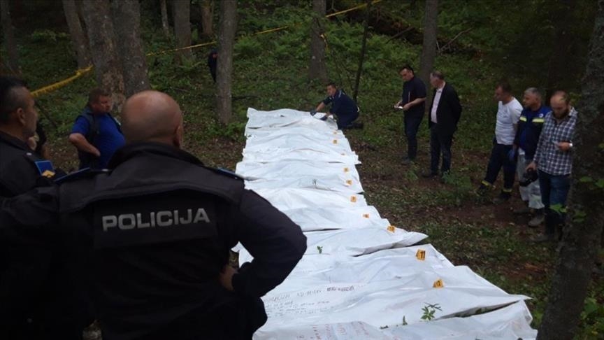 Bosnia exhuma los cadáveres de 10 víctimas del genocidio de Srebrenica 