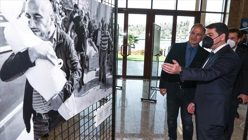 Azerbaycan Cumhurbaşkanı Müşaviri Hacıyev, Istanbul Photo Awards sergisini gezdi