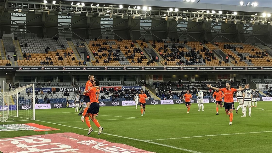Medipol Başakşehir yenilmezlik serisini 8 maça yükseltti
