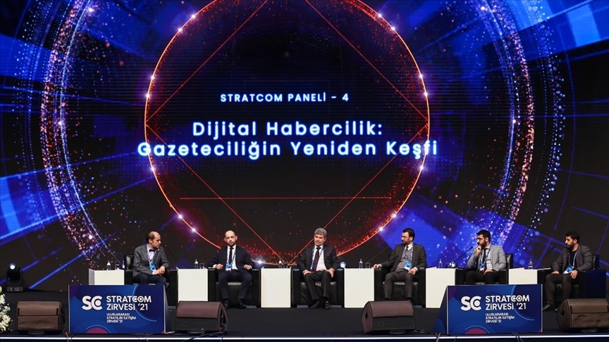 Uluslararası Stratejik İletişim Zirvesi'nde dijital gazeteciliğin geleceği konuşuldu