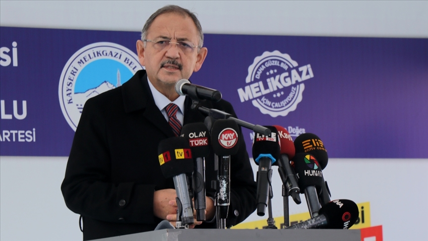 AK Partili Özhaseki: Ne yazık ki CHPli belediyeler eliyle ajanslara trilyonlarca para dökülüyor
