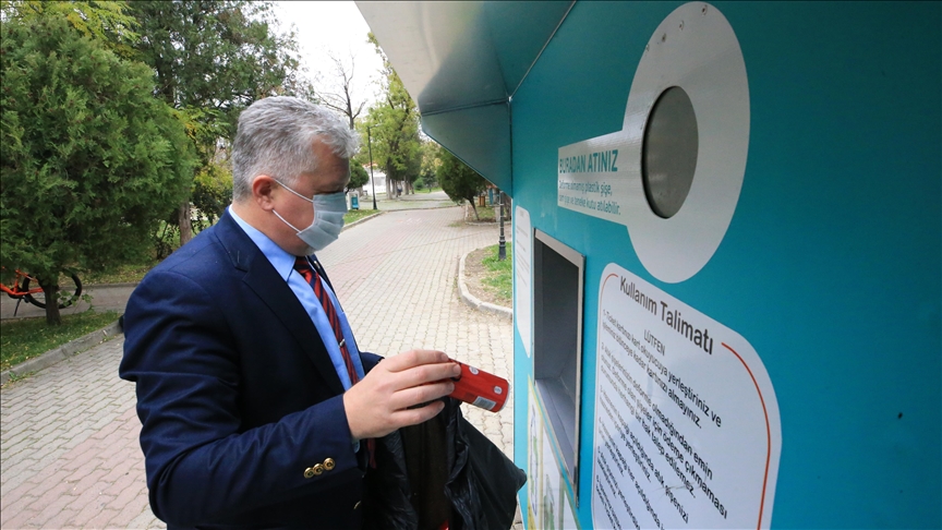 Akıllı atık sistemine atılan her parça hane ekonomisine katkı sağlıyor 