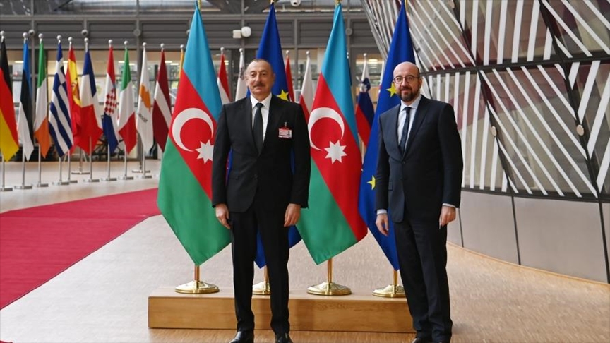 Президент Азербайджана встретился в Брюсселе с главой Евросовета