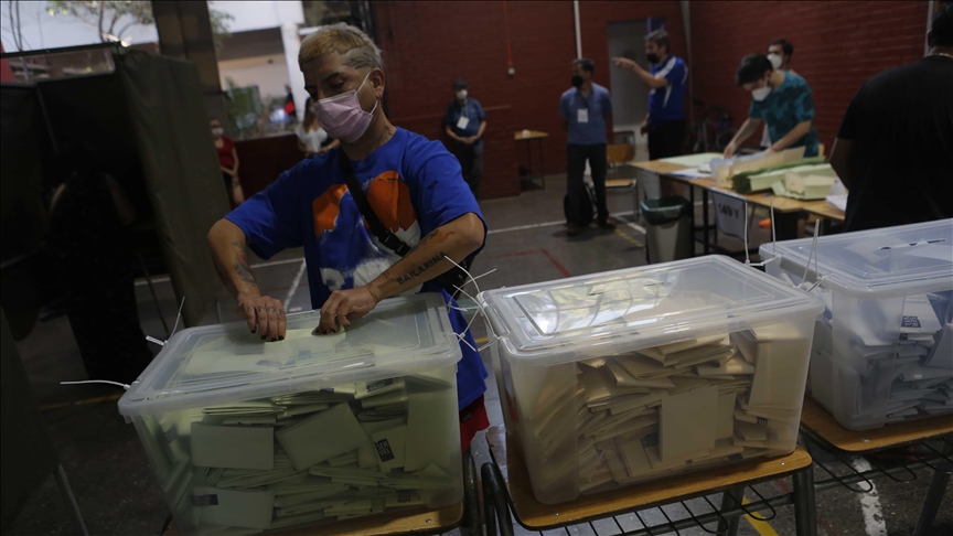 Chile elige presidente entre el líder de la ‘generación sin miedo’ y un conservador que promete ‘restaurar el orden’