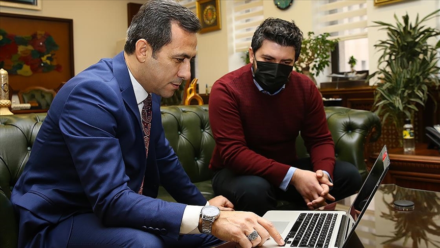 Ankara Cumhuriyet Başsavcısı Akça 'Savaşın Yıkamadığı Hayaller' karesini seçti