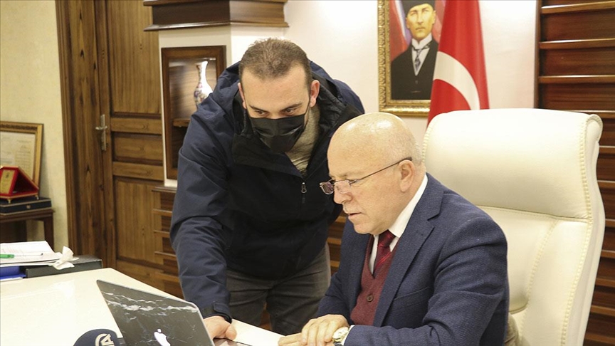Erzurum Büyükşehir Belediye Başkanı Sekmen favori AA karelerini seçti
