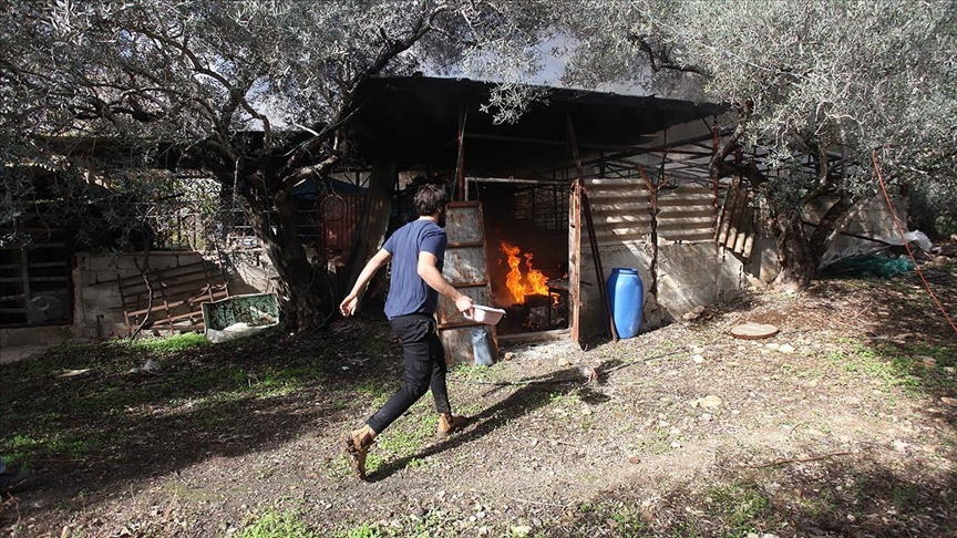 Batı Şeria'da köyleri basan Yahudi yerleşimciler Filistinlilerin mülklerine zarar verdi