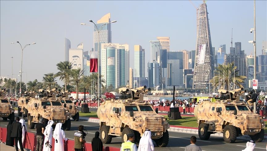 Qatar : défilé militaire et spectacles aériens à l'occasion de la fête nationale