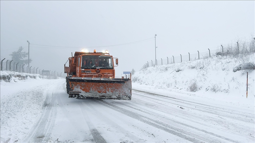 BiH: U višim planinskim predjelima snijeg i poledica otežavaju saobraćaj