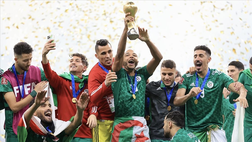 Cezayir'de FIFA Arap Kupası şampiyonluğu ülke genelinde kutlandı