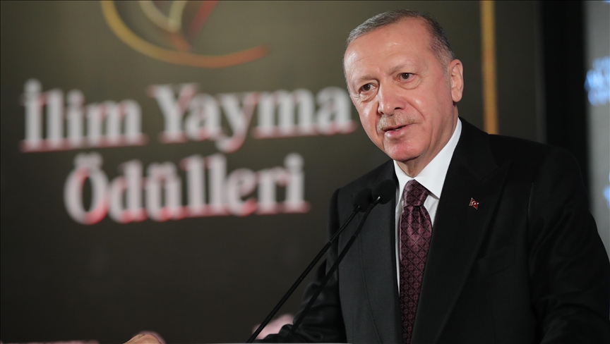 Erdogan: Nećemo Tursku predati u ruke onih koji domovinu prodaju za dolar