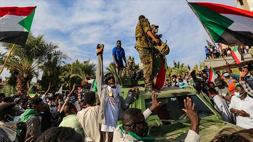 Sudanda Aralık Devriminin 3. yılında askeri müdahale karşıtlarından gösteri