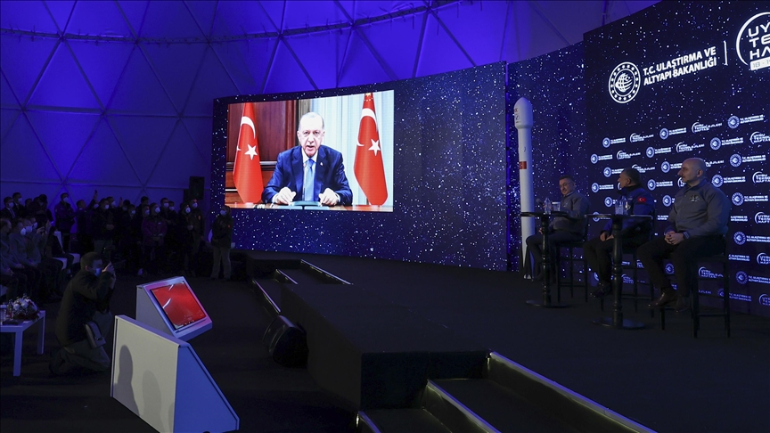 Cumhurbaşkanı Erdoğan: Ülkemizin en güçlü ve en yüksek kapasiteli haberleşme uydusu olan Türksat 5B'yi uzaya fırlattık