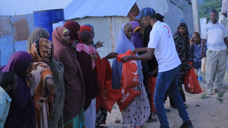 Turkish Red Crescent distributes food aid in drought-stricken Somalia